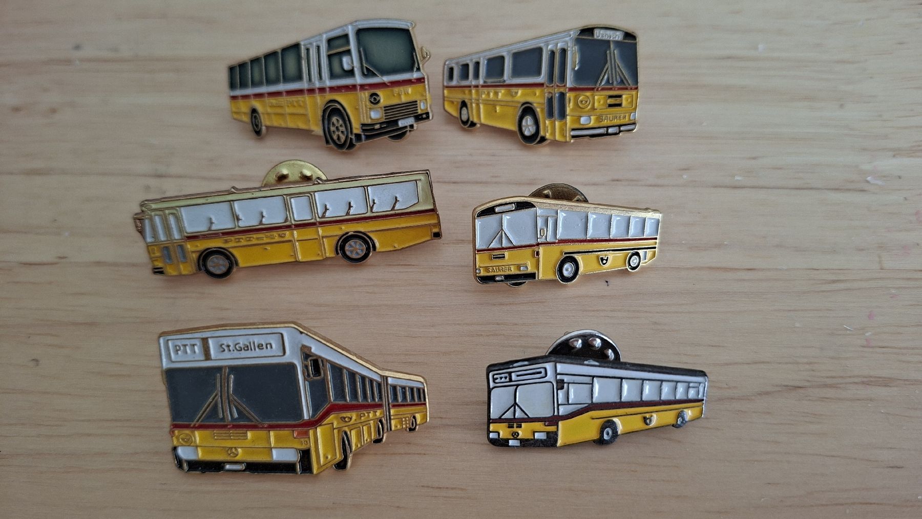 Placchette & Badge: 6 PTT Bus Pins – Usato da Kriens venduto da Wolly85