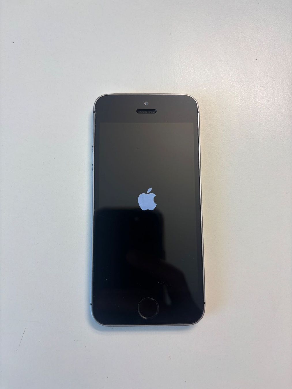 Apple Telefoni cellulari / Smartphones: iPhone SE 16GB – Usato da Villars-sur-Glâne venduto da Swim_bike_run 1