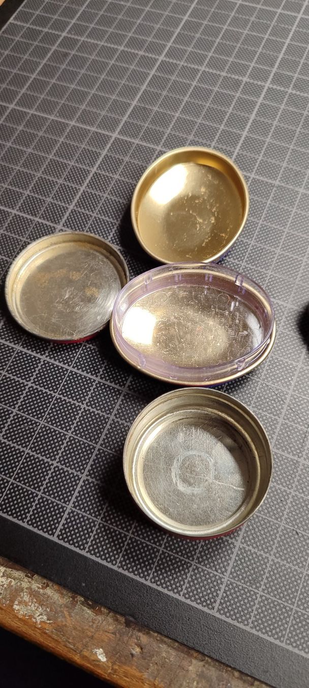 Altro in Cosmetici & Cura: 4 Wunderschöne alte Dosen Pillendose – Usato da Gelterkinden venduto da MYSTOREFORYOU4460 3