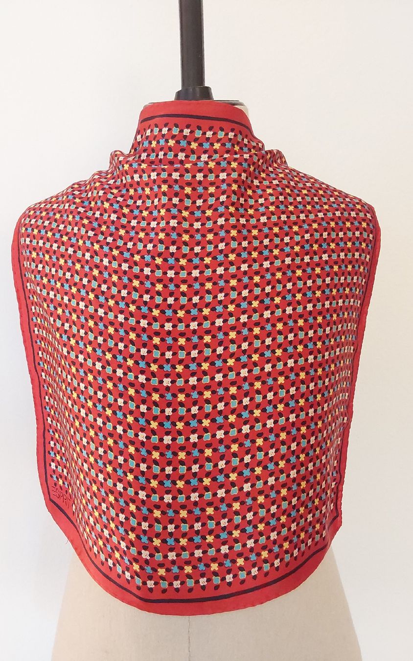 Esprit Foulard & Sciarpe: Seidenfoulard quadratisch Esprit – Nuovo (secondo la descrizione) da Köniz venduto da scopello12 1