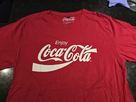 COCA COLA T SHIRT NEU GRÖSSE 2XL FARBE ROT NIE AHNE KA