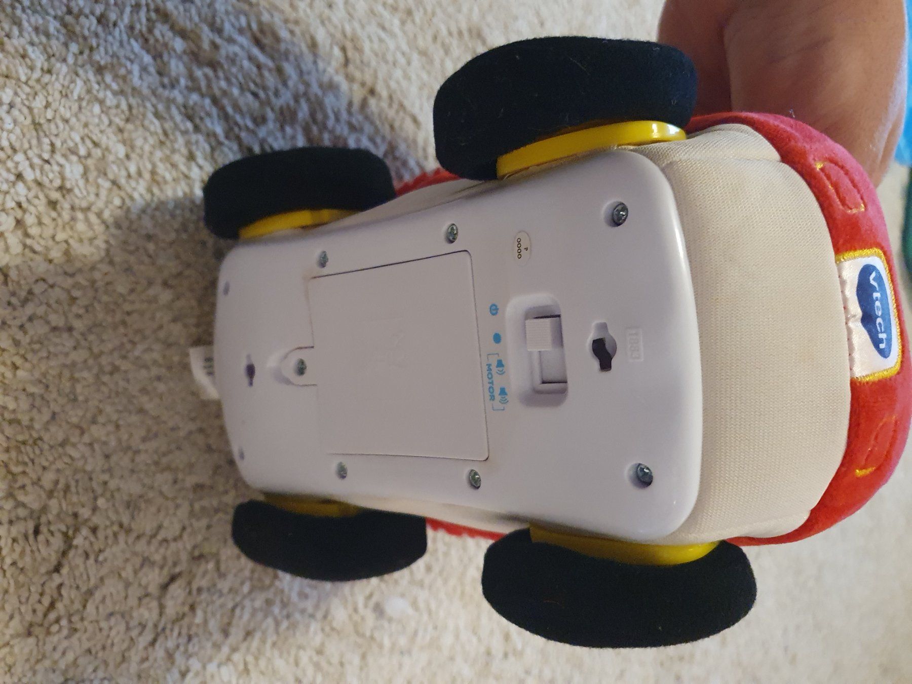 Véhicules pour enfants: Plüsch Feuerwehrauto mit Sound & Licht – D'occasion à Altendorf par MiriCaj 3