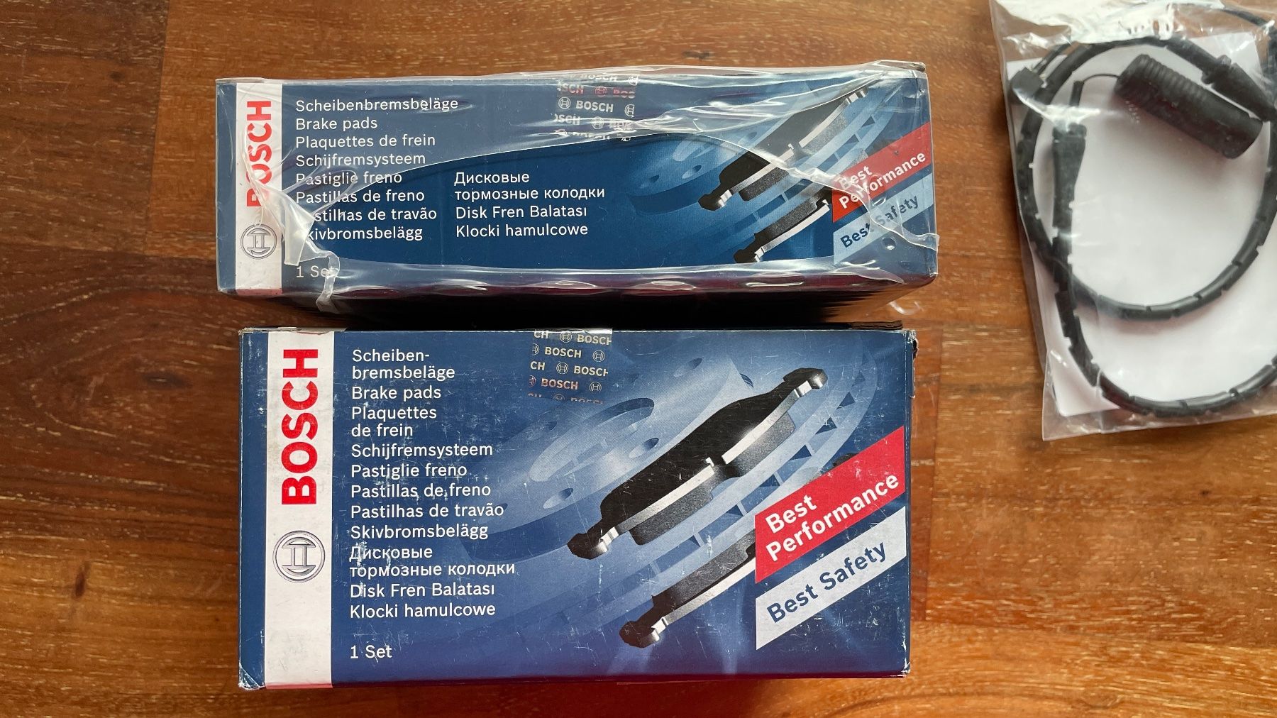 Bosch Tutti pezzi di ricambio auto: BMW X5 E53 BOSCH Bremsbelagsatz, Scheibenbremse & sensor – Nuovo e nell'imballaggio originale da Zürich venduto da Witikon02 7