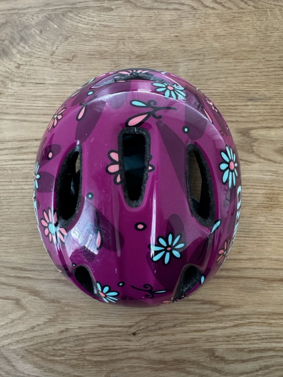 Giro Caschi: Kinder Velohelm Giro mit MIPS XS 45-49cm – Usato da Hinwil venduto da Mario003