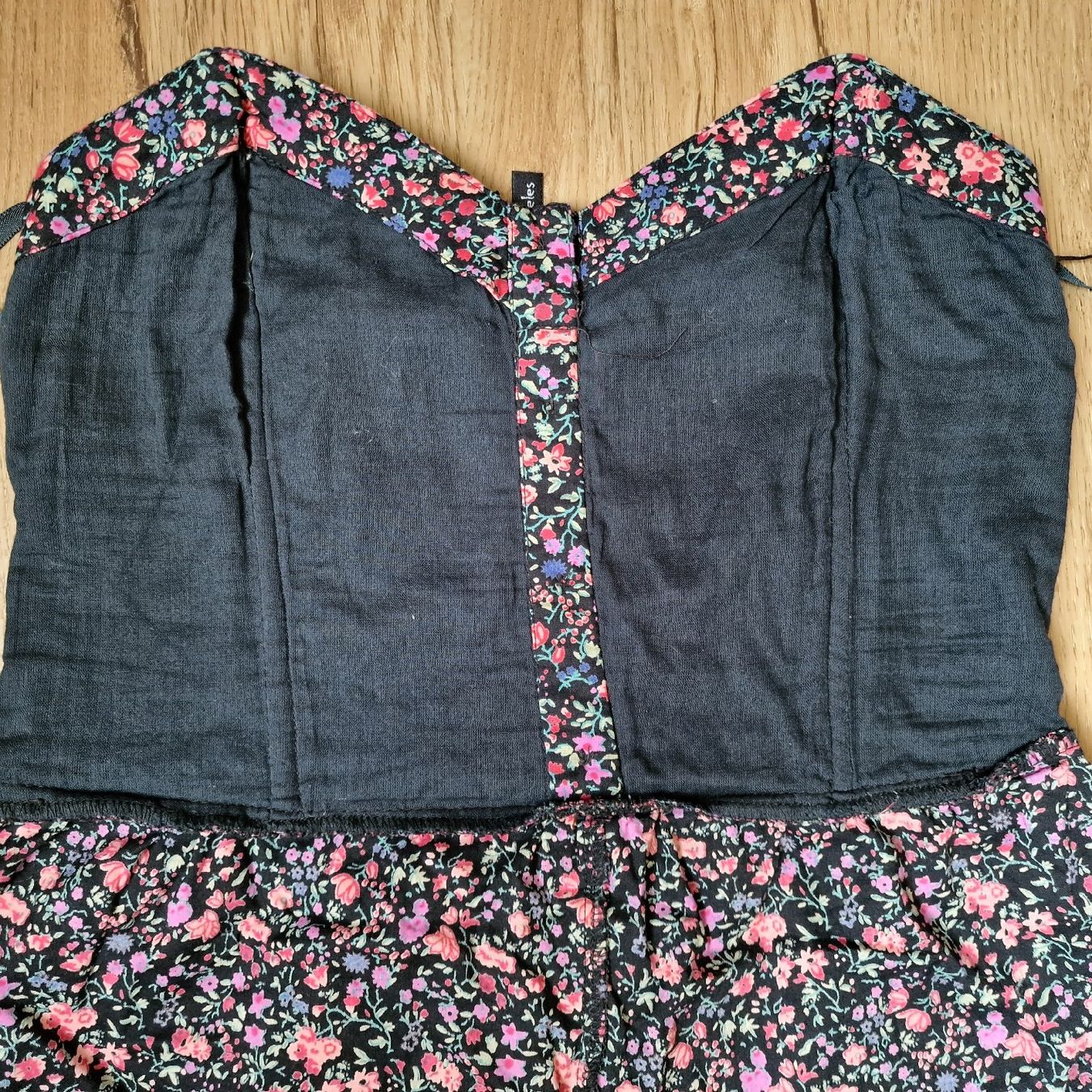Tute: Sommerlicher Playsuit/Romper mit Blumenmuster, Grösse S! – Usato da Mönchaltorf venduto da nzhuravel 7