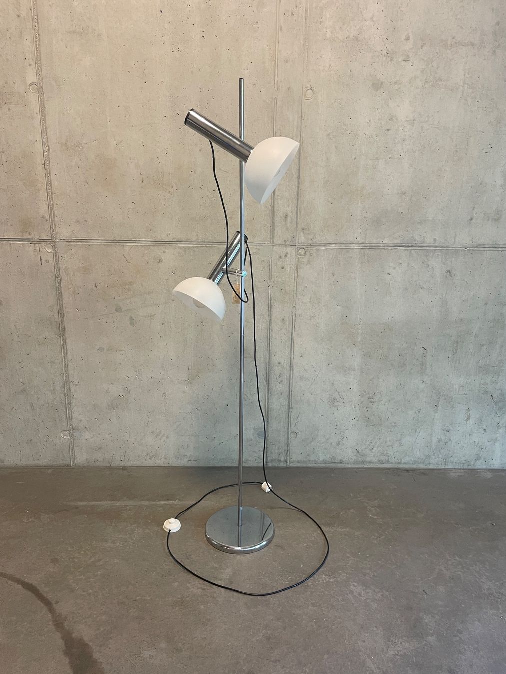 Lampade: Stehleuchte 1960er – Usato da Zürich venduto da starch.studio