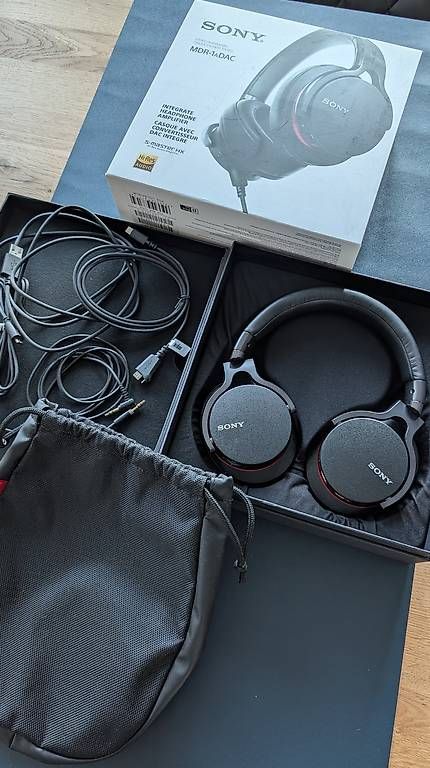 Sony Cuffie: SONY MDR - 1aDAC HIFI Köpfhörer Set – Usato da Zürich venduto da Dealer1