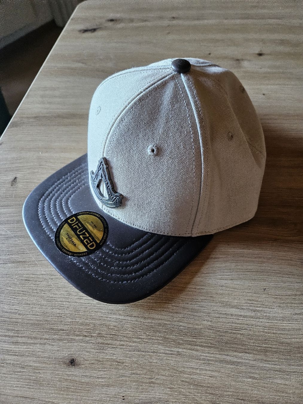 Copricapi, berretti & cappellini: Casquette de Assassin's Creed Mirage – Usato da Poliez-le-Grand venduto da enz_8vrj 1