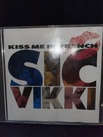 CD SIC VIKKI KISS ME IN FRENCH guter Zustand