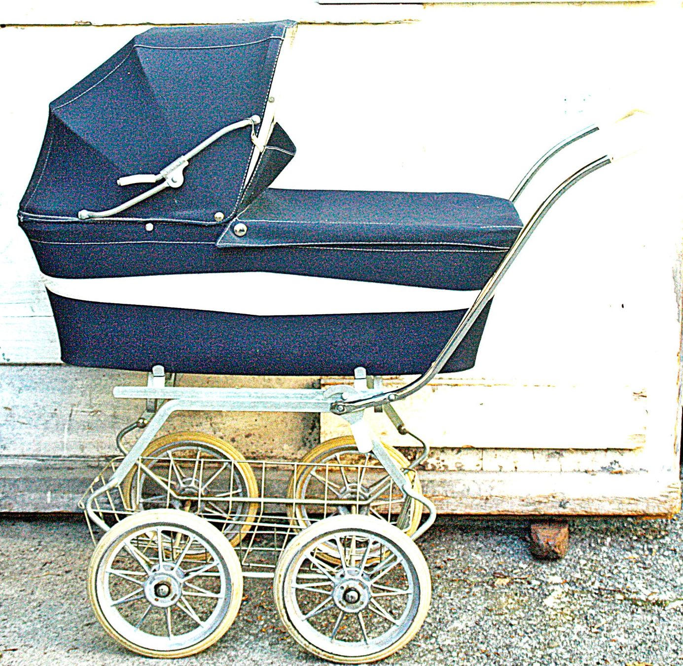 Carrozzine per bambole: Puppenwagen antik – Usato da Baar venduto da 2cvbaar