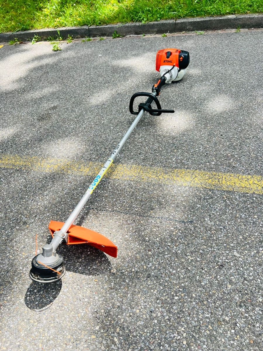 Stihl Tutti gli attrezzi: Rasentrimmer Stihl FS 130 R – Usato da Urdorf venduto da mas_5wfz 1