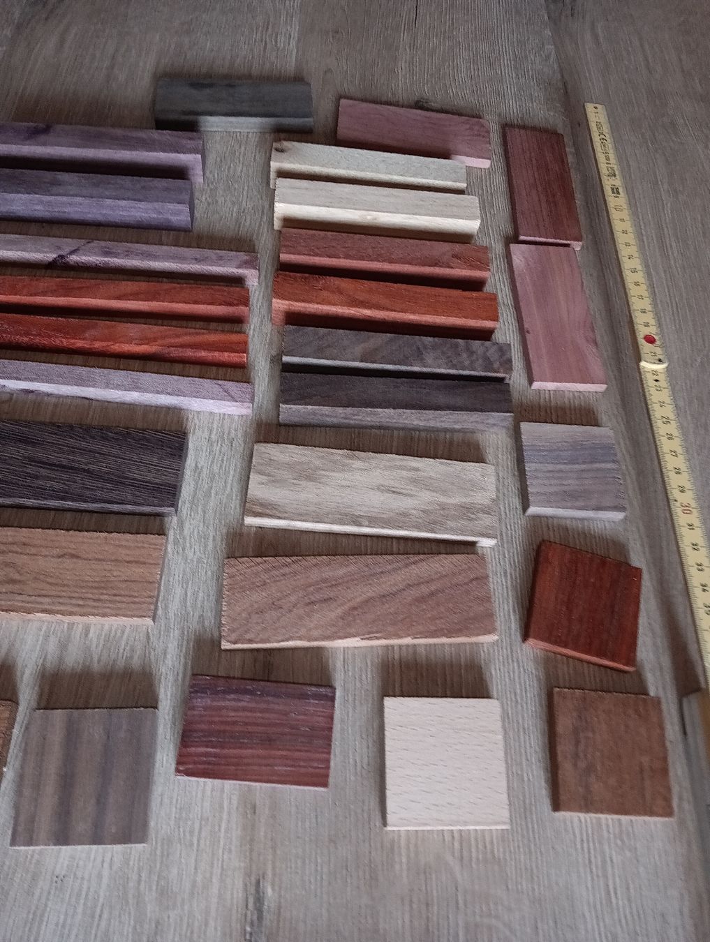 Holzartikel: Tropisches Holz.  – Neu (gemäss Beschreibung) aus Uznach von phi_8scs 2