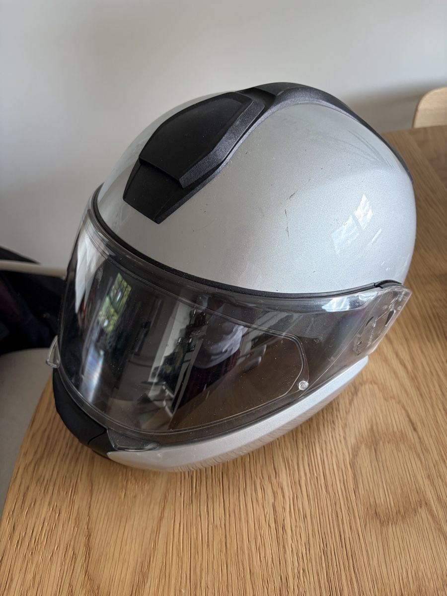 BMW Caschi & visiere: BMW System 7 Helmet Silver Size 54/55 Used – Usato da Zürich venduto da sim_tx7w 1