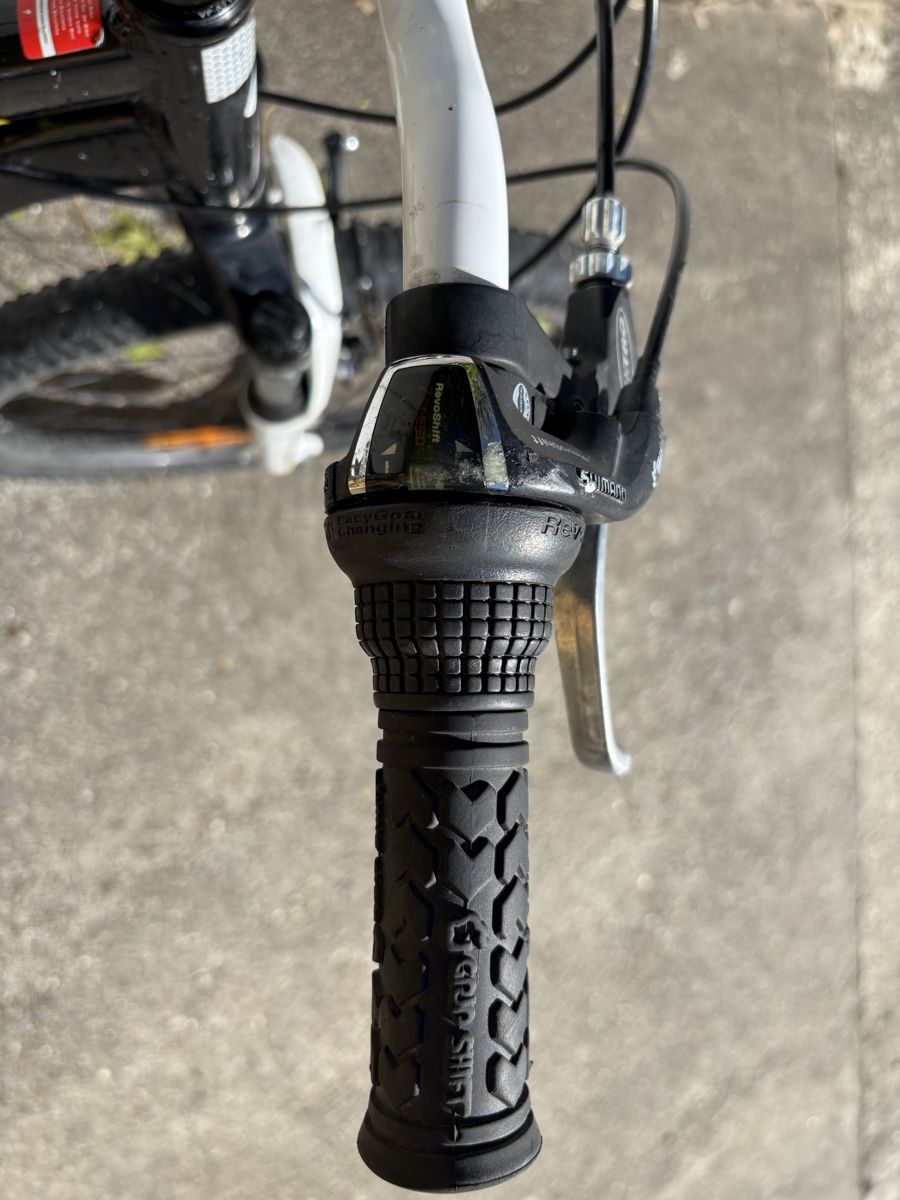 Specialized Biciclette: Specialized Hotrock Mountain Bike 24" – Usato da Wettingen venduto da  8