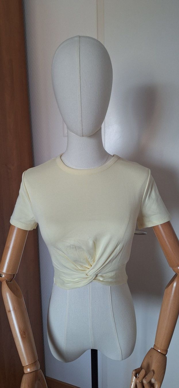 Kookai T-shirt: Kookai, croc top – Nuovo e nell'imballaggio originale da Lussery-Villars venduto da pousinete02
