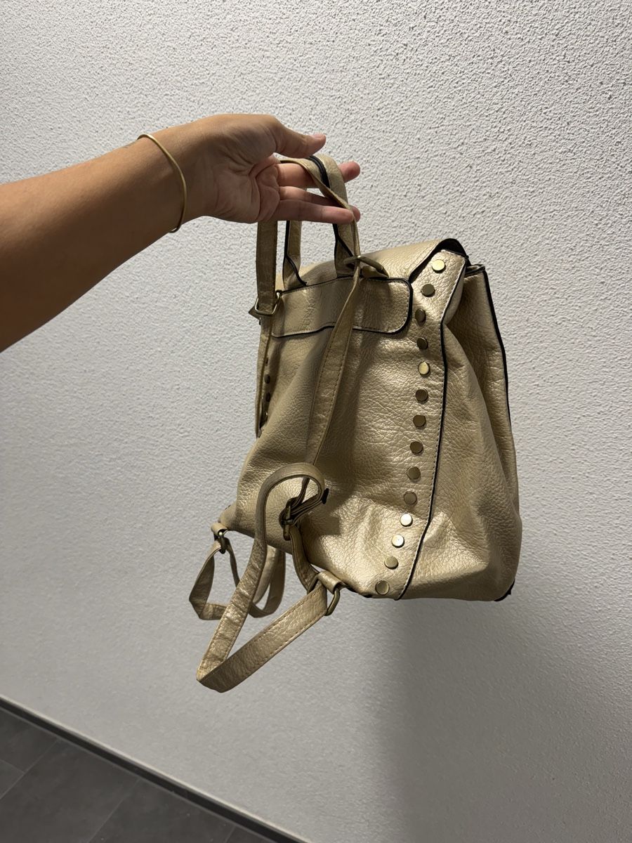 Borse da donna: Golden Shoulder Bag – Usato da Rorbas venduto da ang_y8bv 1
