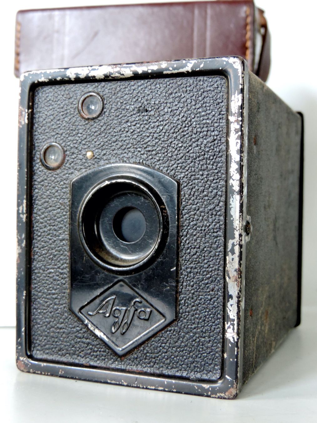 Agfa Fotocamera: Antike Agfa Box Kamera mit Lederetui – Usato da Horw venduto da luzernicus 1