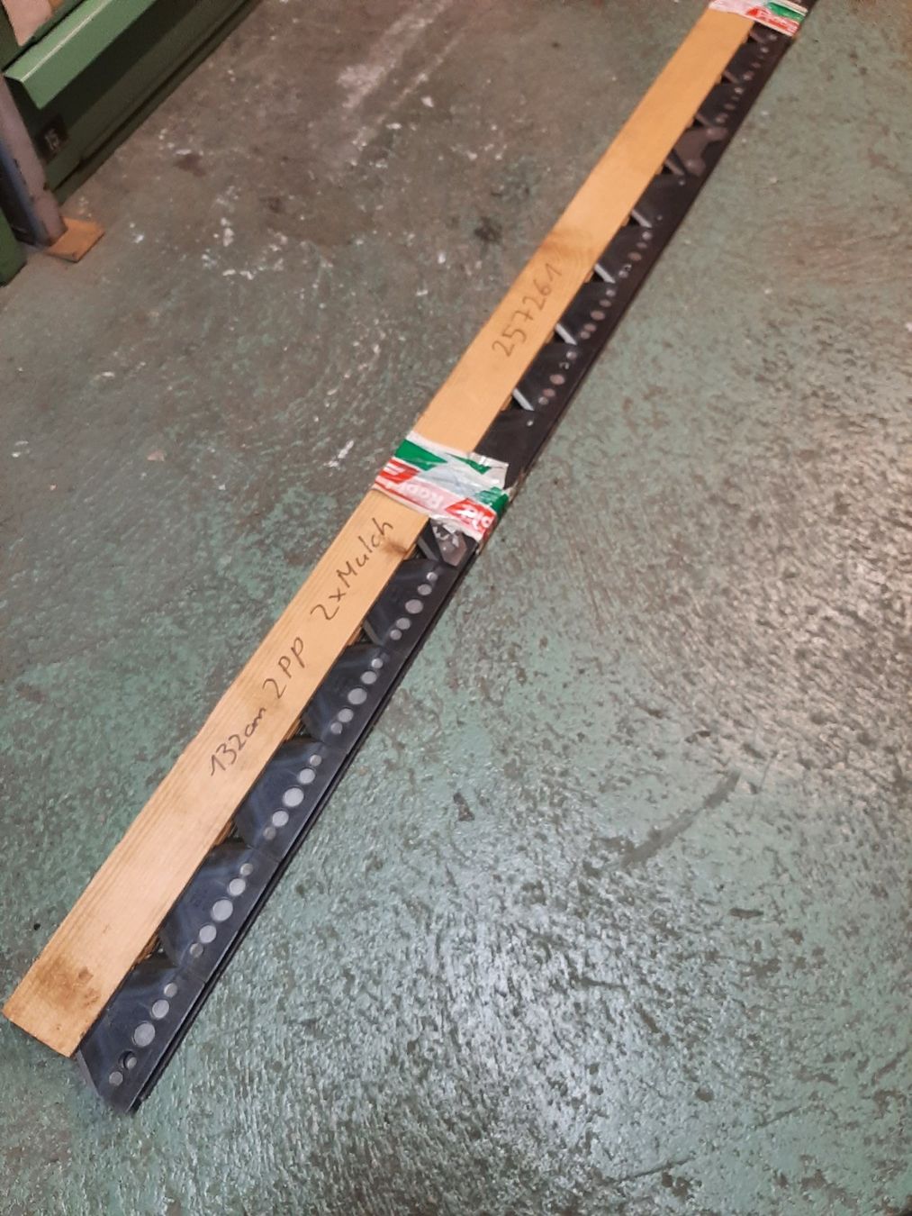 Rapid Alle Maschinen: Zwei Rapid Motormähermesser 132cm Nr. 257261 – Neu (gemäss Beschreibung) aus Eschlikon TG von Freitech.2015 1