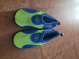 Badeschuhe Gr. 32, super Zustand für kleine Füsse!