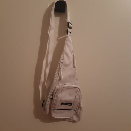 Trendige Umhängetasche/Crossbody Bag in Weiss, Top Zustand!