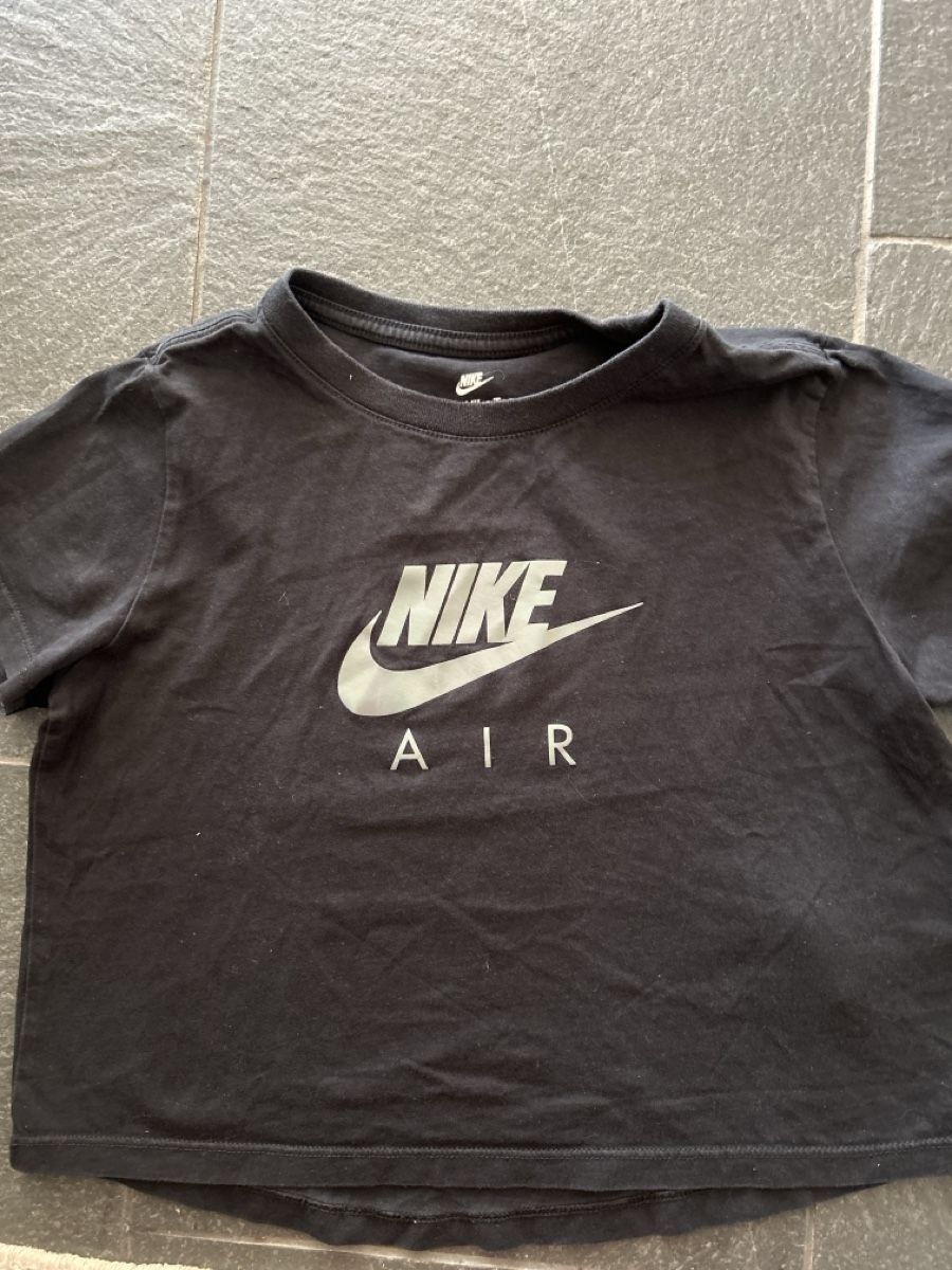 Nike Camicette, T-shirt & Top: 2 Tshirts 146/156 Nike/Guess – Usato da Maloja venduto da liv_5gzx 1