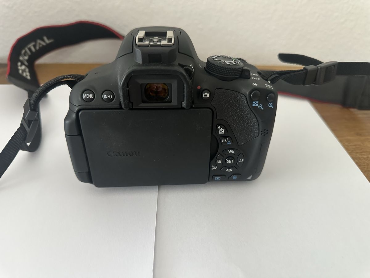 Canon Fotocamera: Canon EOS 700D – Nuovo (secondo la descrizione) da Mels venduto da maf_52fx 3