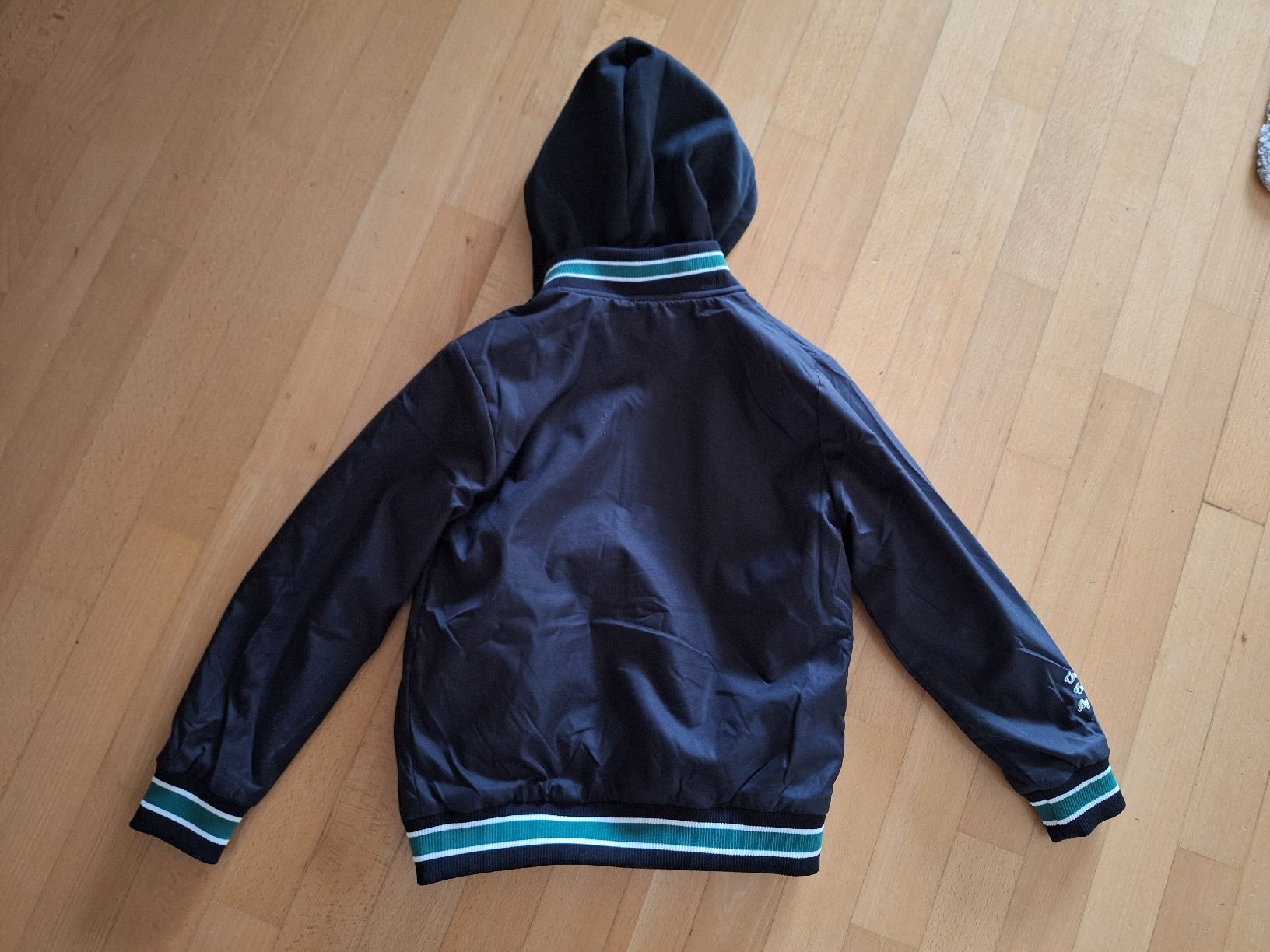 Giacche & Cappotti: Jacke mit Kapuze in Gr. 140 – Nuovo (secondo la descrizione) da Oberrieden venduto da smarties949 1
