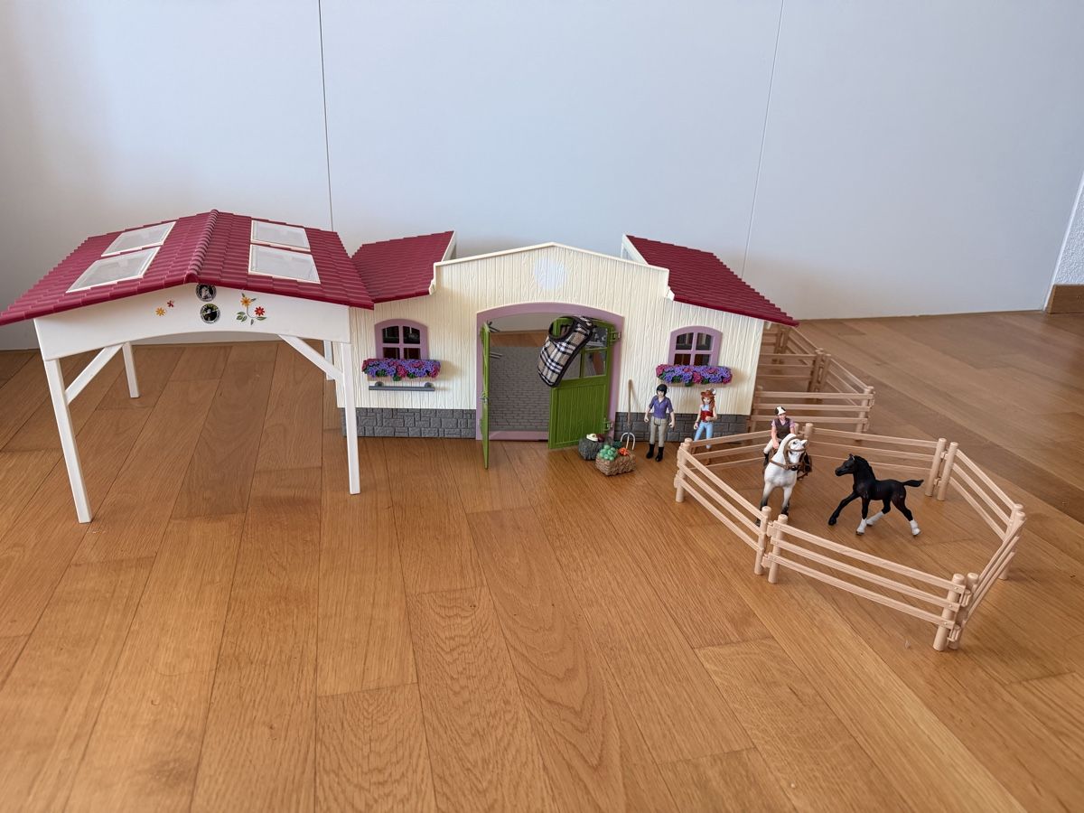 Schleich Giocattoli: Schleich Pferdehof – Usato da Oberglatt ZH venduto da Mely12