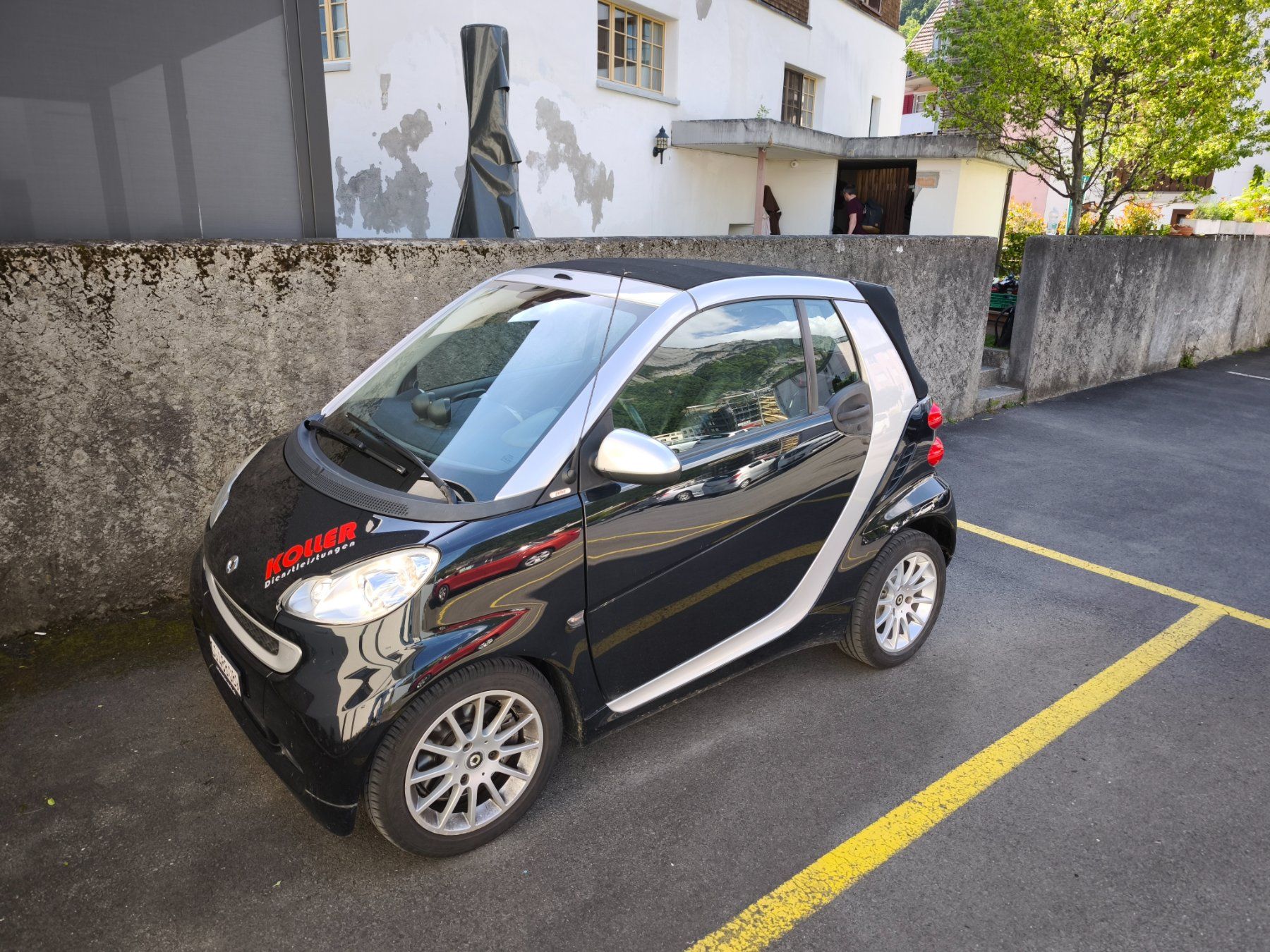 Smart Autos: Smart fortwo Cabrio schwarz 85PS – D'occasion à Mels par Kollershop