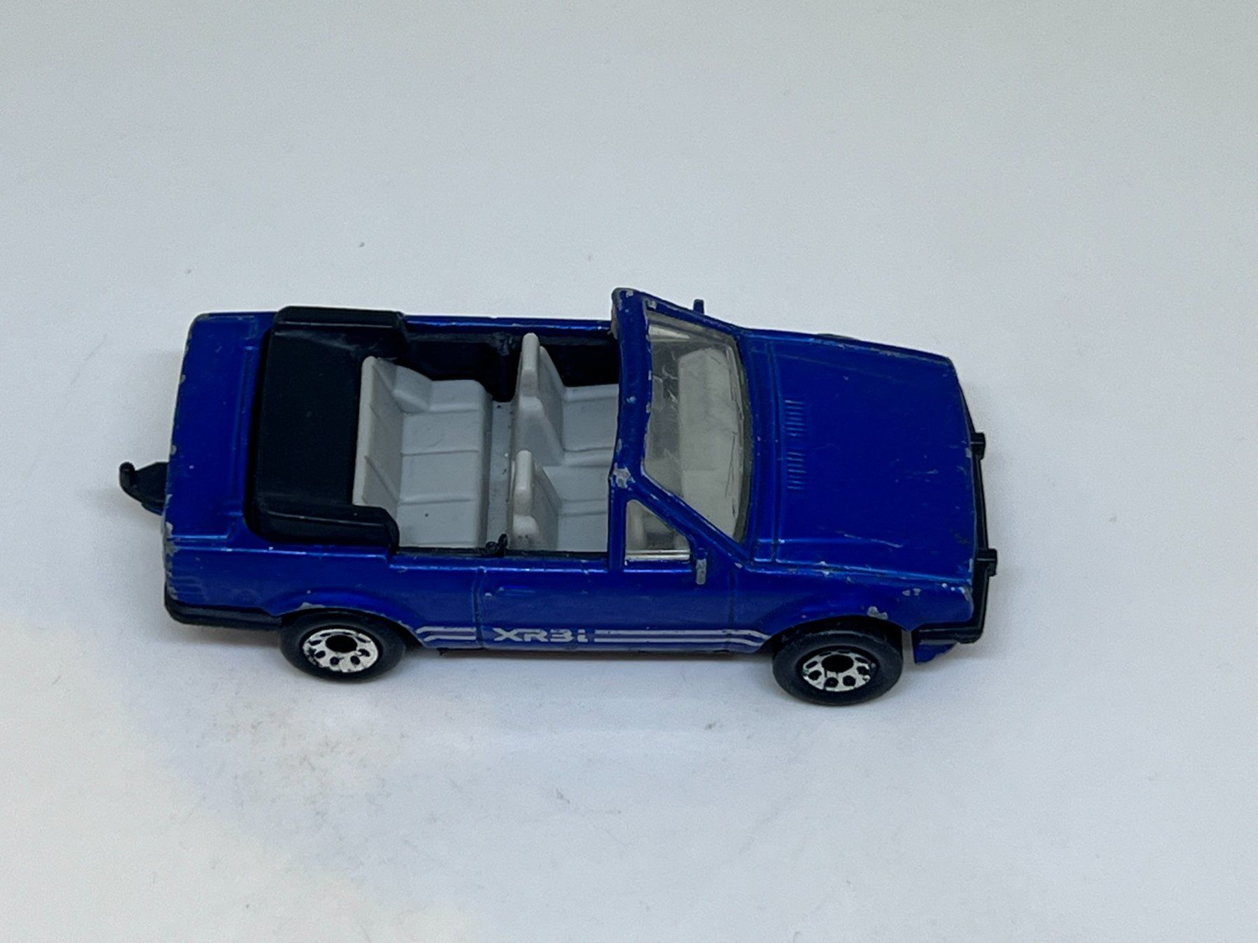 Matchbox Modellini d'auto: Matchbox Ford Escort Cabriolet #719 – Usato da Wildegg venduto da LaaBoutique 1