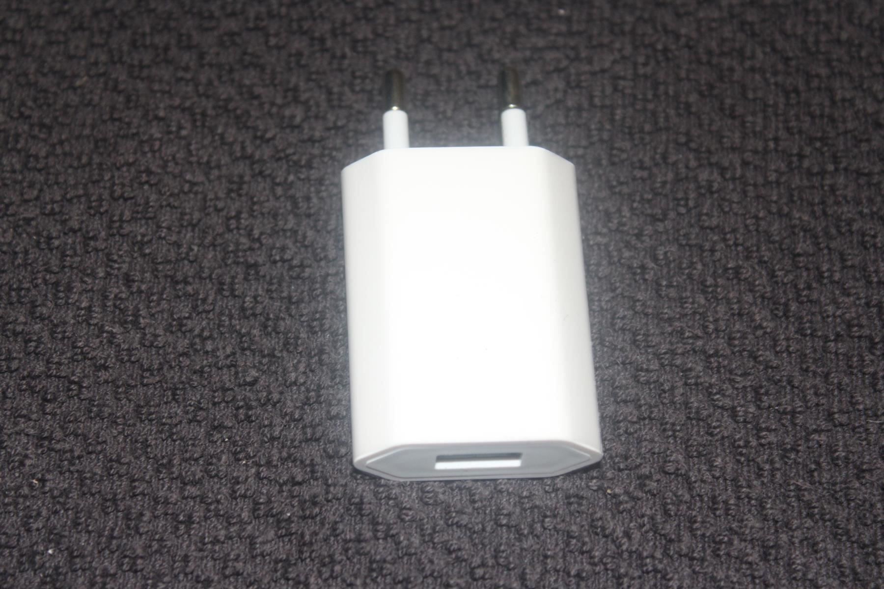 Caricabatterie: 5W USB Power Adapter für iphone Netzteil – Nuovo (secondo la descrizione) da Kirchdorf AG venduto da Apost008