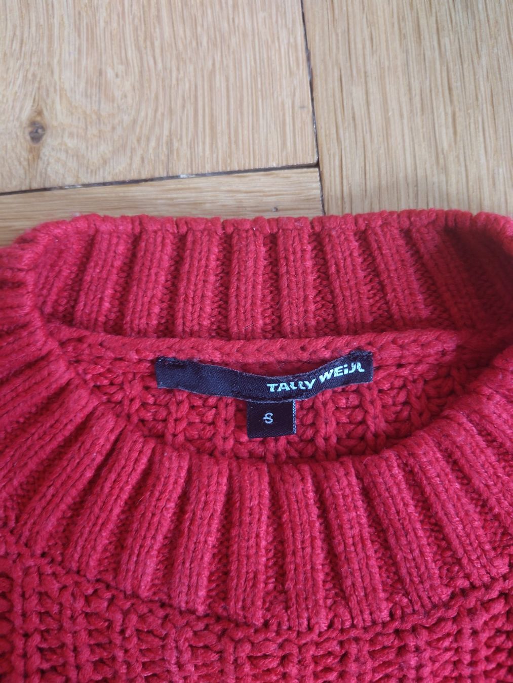 Pullover & Sweatshirts: Pullover – Gebraucht aus Bern von Linii 1