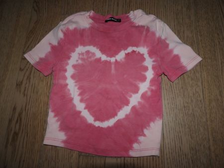Pinkes Crop Top mit Herz-Batikmuster Grösse XS