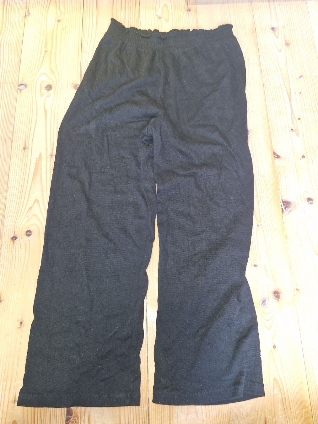 H&M Hosen: schwarze Stoffhose – Gebraucht aus Lauerz von a2411