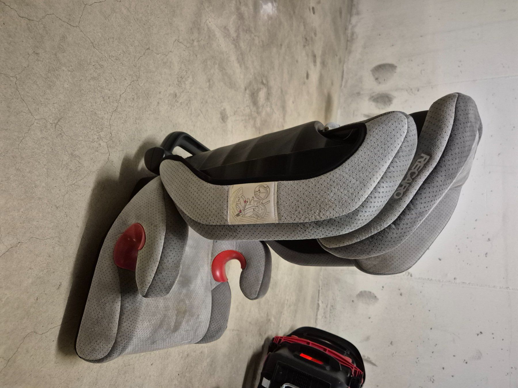 Recaro Auto-Kindersitze: Auto Kindersitz – Gebraucht aus Zürich von ste_8byt 1