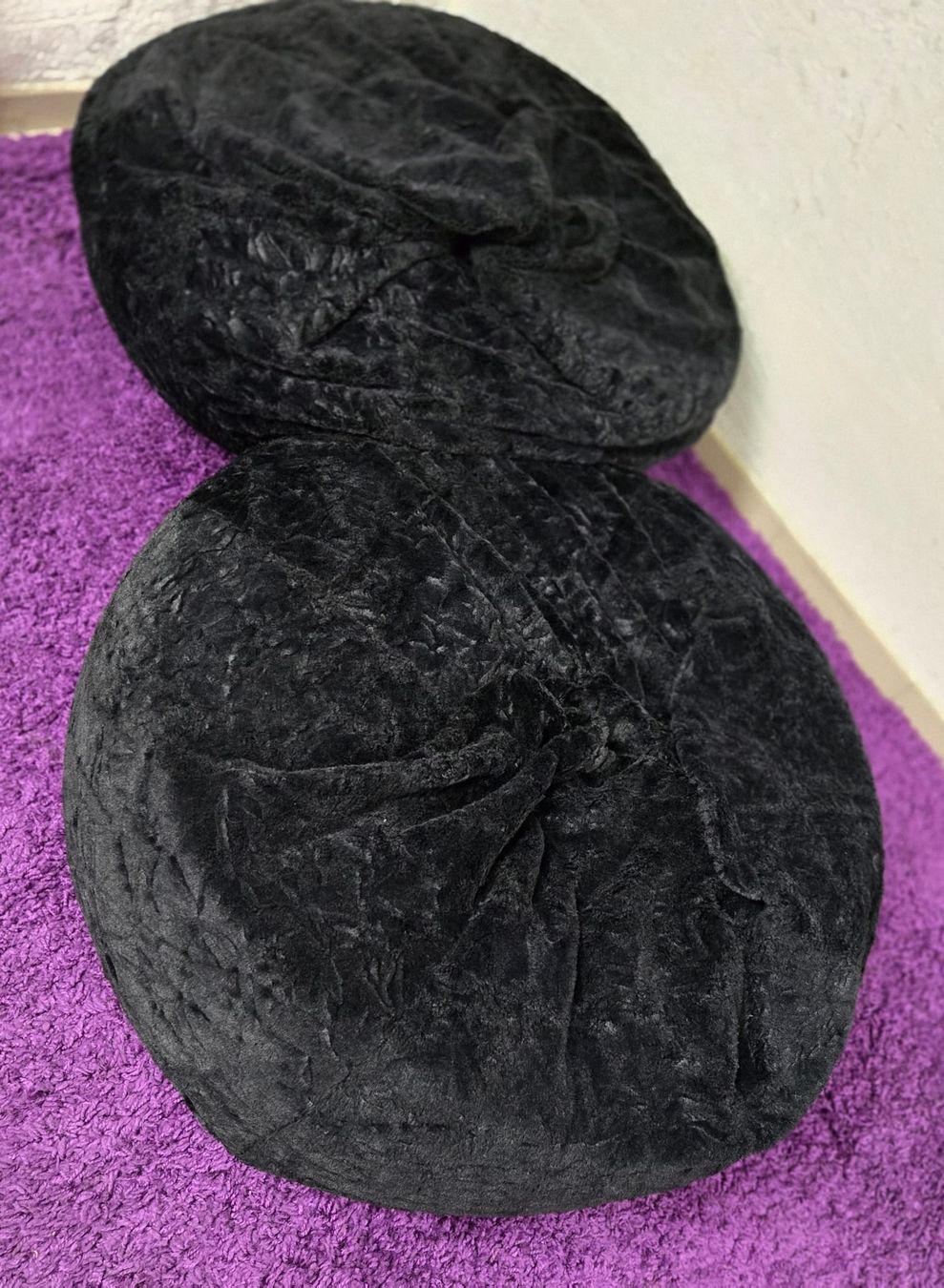 Poltrone: 2er Set Poufs/Sitzwürfel schwarz, Samt – Usato da Rheinsulz venduto da Dred 4