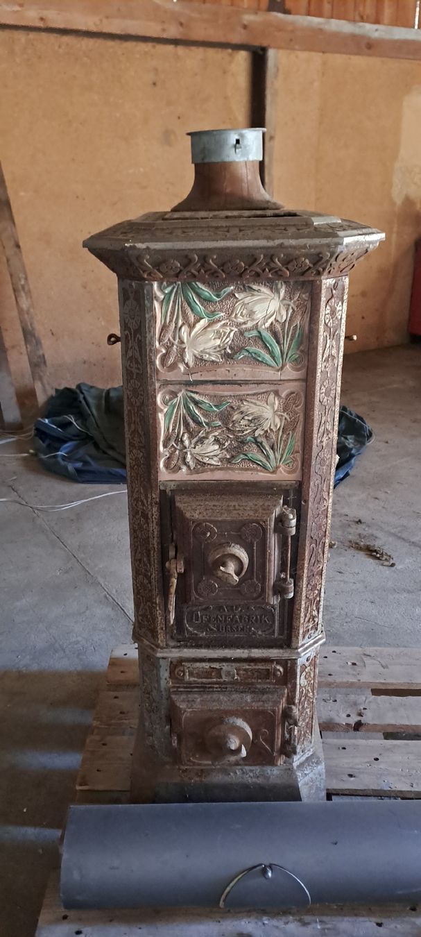 Autres meubles anciens: Kachelofen – Défectueux à Ellikon a d Thur par eme_wyw7
