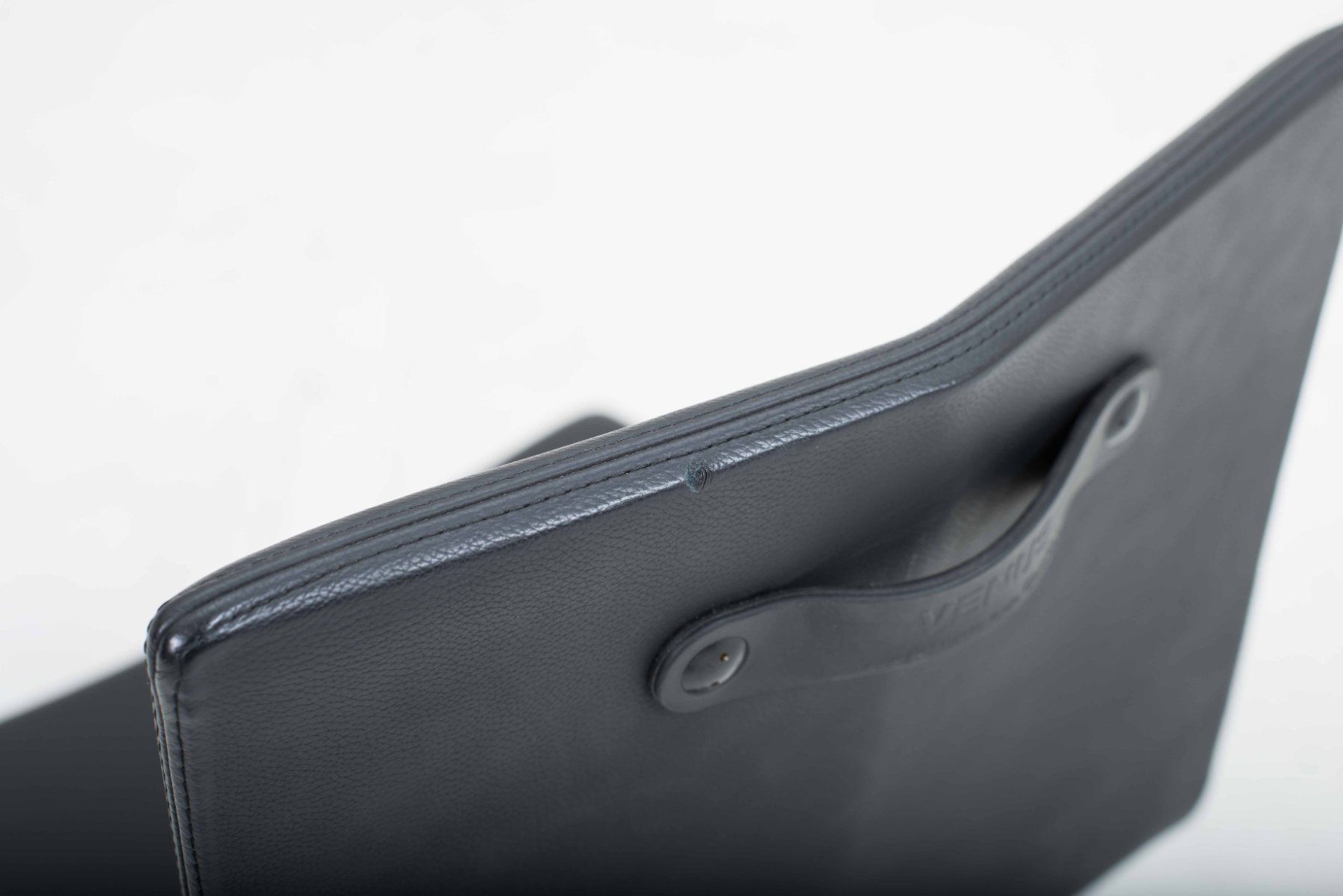 Classicon Stühle: ClassiCon Venus Stuhl von Konstantin Grcic – Gebraucht aus Zürich von STUZH38 7