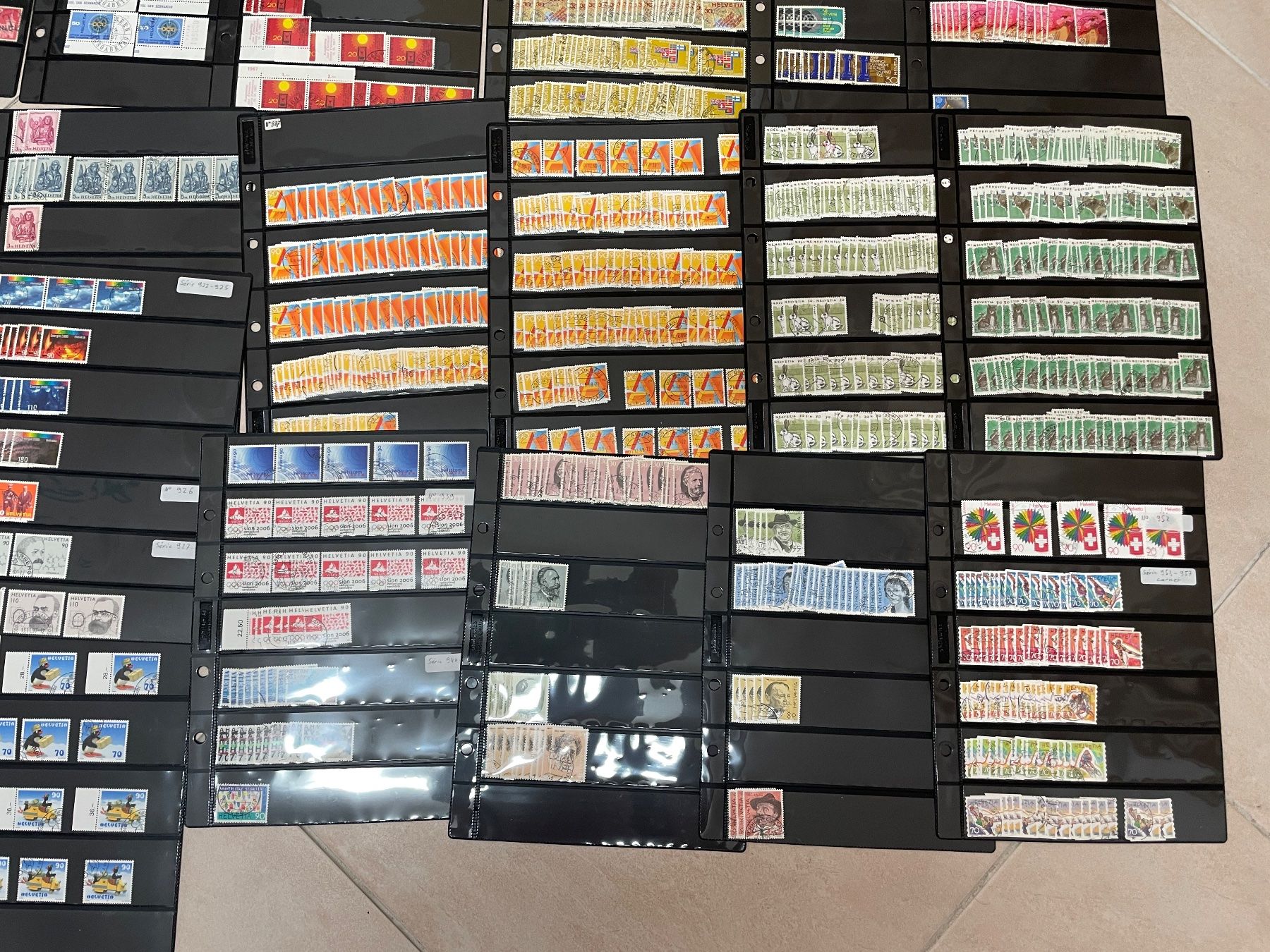 Tutti i francobolli: Classeur plein CH, 1,5 kg ! – Usato da Sonceboz-Sombeval venduto da Comment2 1