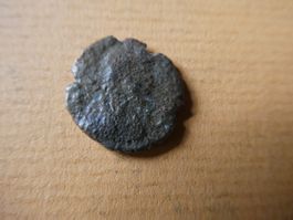 uralte Bronzemünze 15 mm     1.63 g