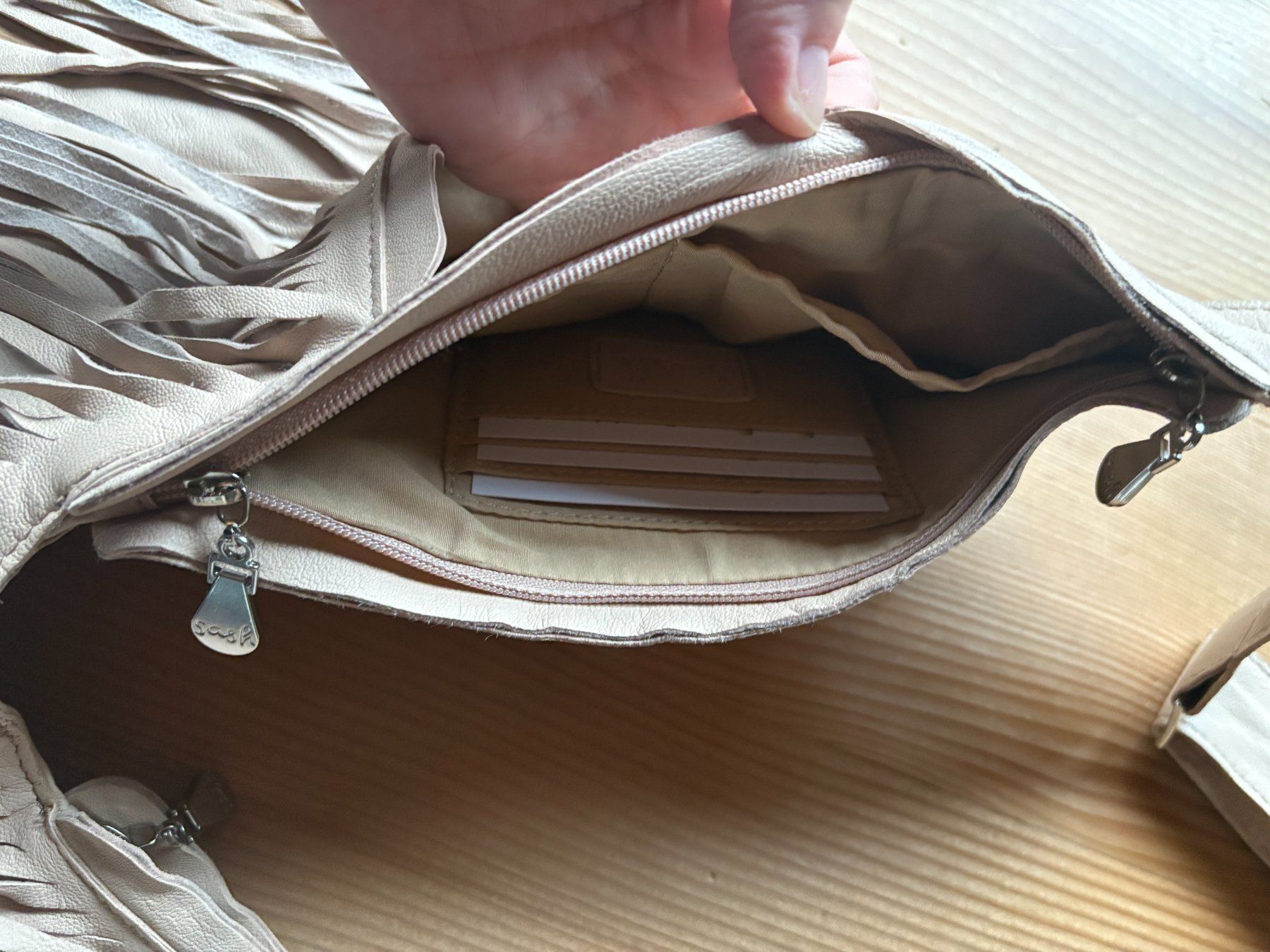 Taschen für Damen: Sash Bag Tan Fringe Leather Sash Bag – Gebraucht aus Môtier (Vully) von Iljos 2