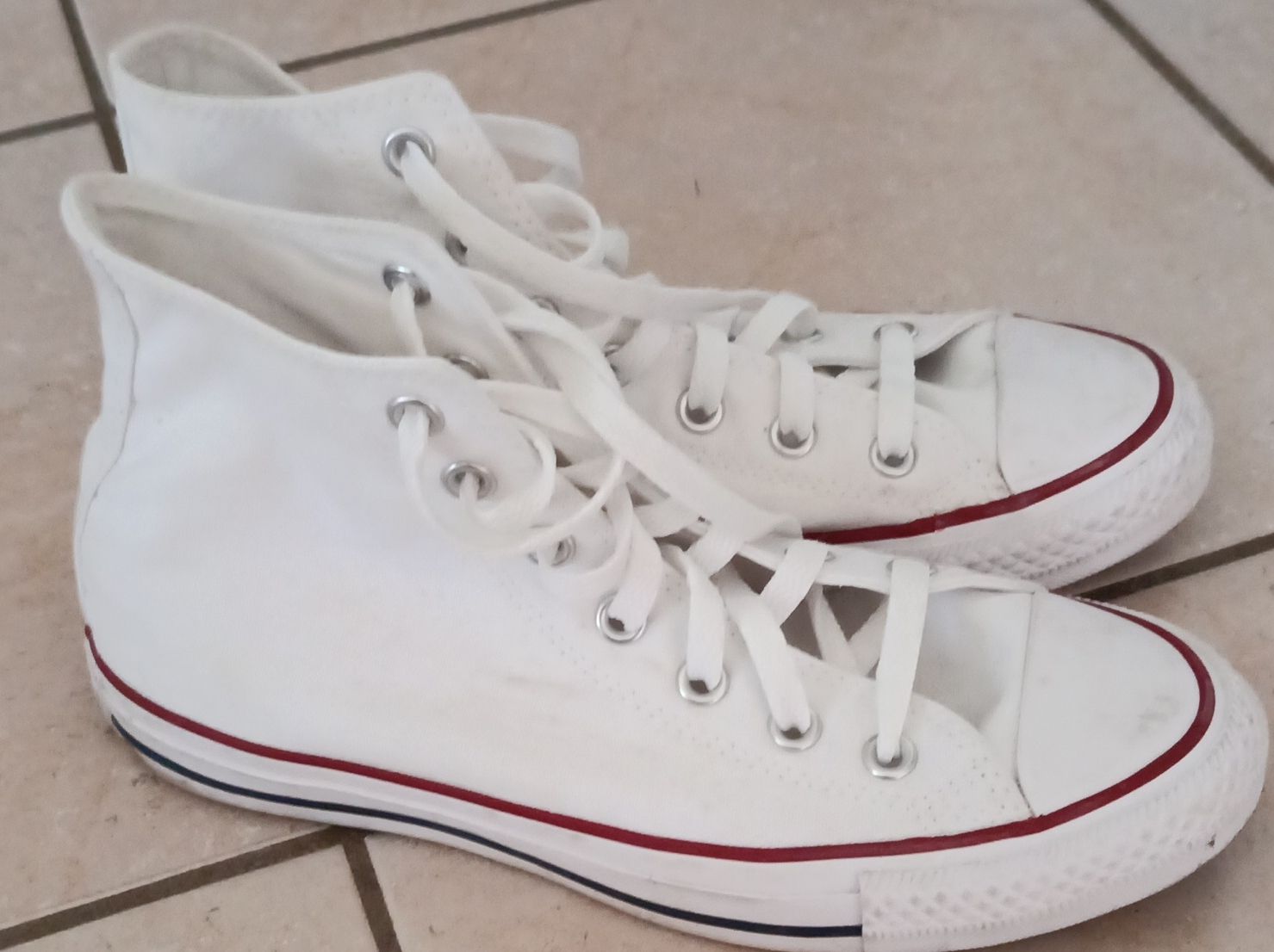 Scarpe da donna: Converse montantes blanches t.39 – Usato da Eysins venduto da Solee