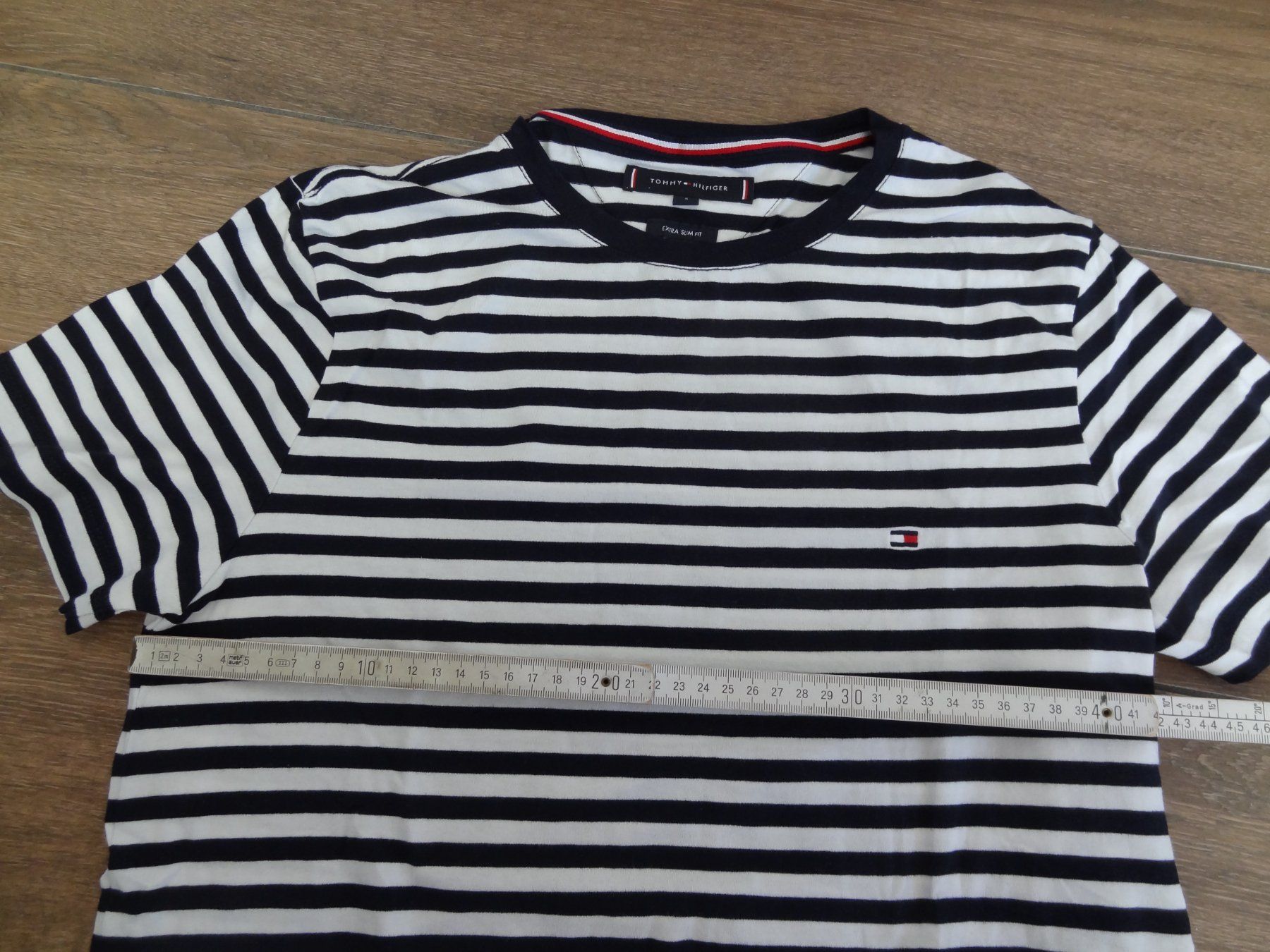 Tommy Hilfiger T-shirt: Tommy Hilfiger taille S comme neuf – Usato da Satigny venduto da salvatore73 3
