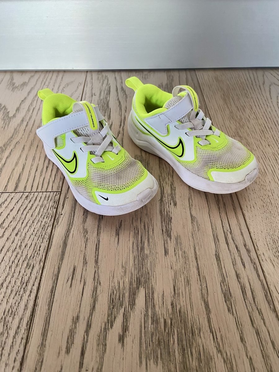 Nike Scarpe per ragazzi: Sneaker Nike Cosmic Runner 26 – Usato da Arbedo venduto da gregmccooper 2
