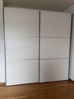 Schrank mit Schiebetüren
