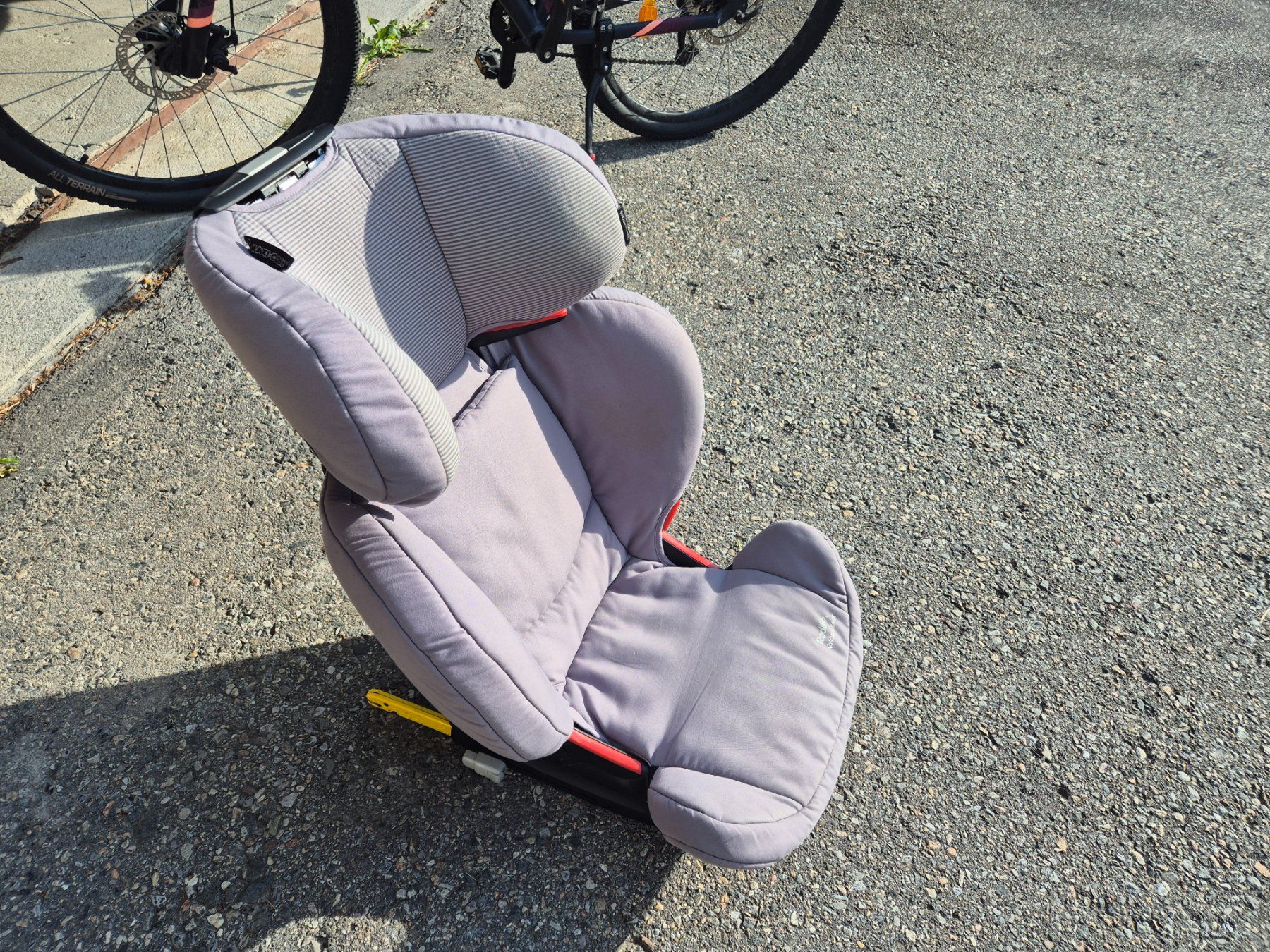 Seggiolini per auto: Kindersitz mit Isofix – Usato da Davos Platz venduto da abcgarage-davos 2