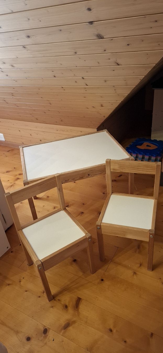Ikea Giocattoli: Kindertisch und Stühle – Usato da Hittnau venduto da lei_7hnt 1