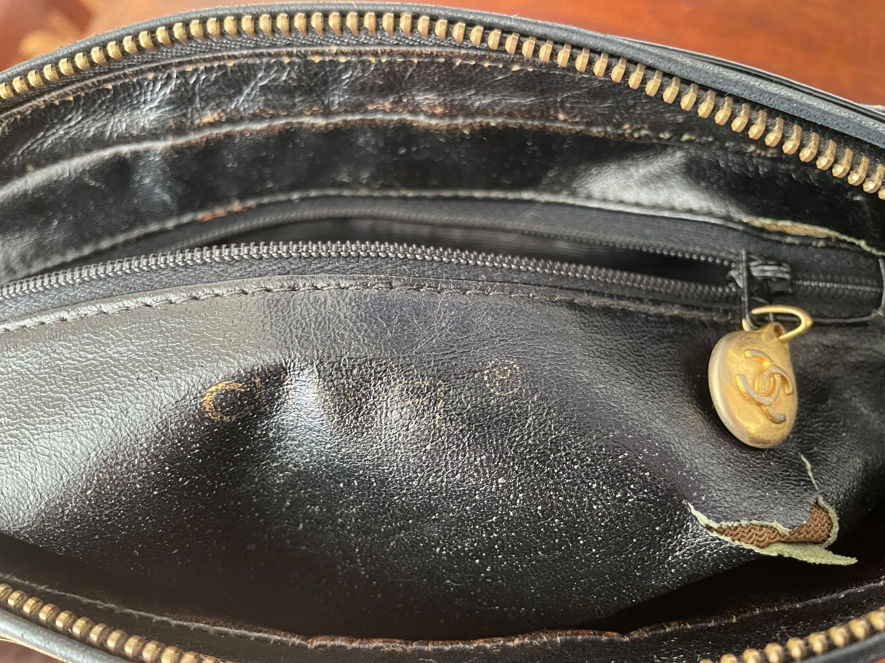 Chanel Borse da donna: Chanel patent leather camera bag – Usato da Genève venduto da lailas_things 8