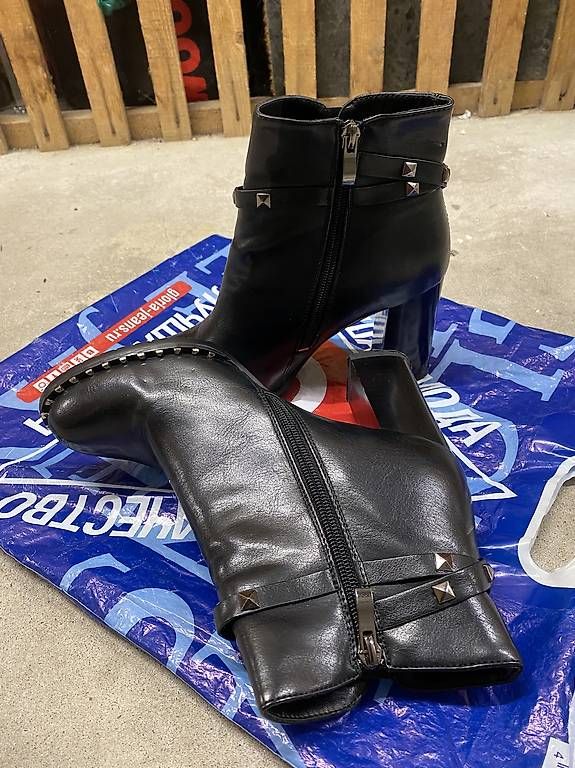 Scarpe da donna: Stiefelette große 39 – Usato da Pratteln venduto da davidjg78 1