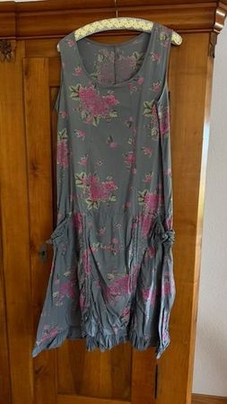 luftiges BW Sommerkleid mit Rosenmuster Gr. M
